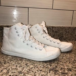 Roxy shoes. White. Womens size 7.5